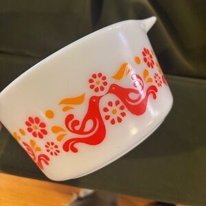 Vintage Pyrex Friendship casserole dish
